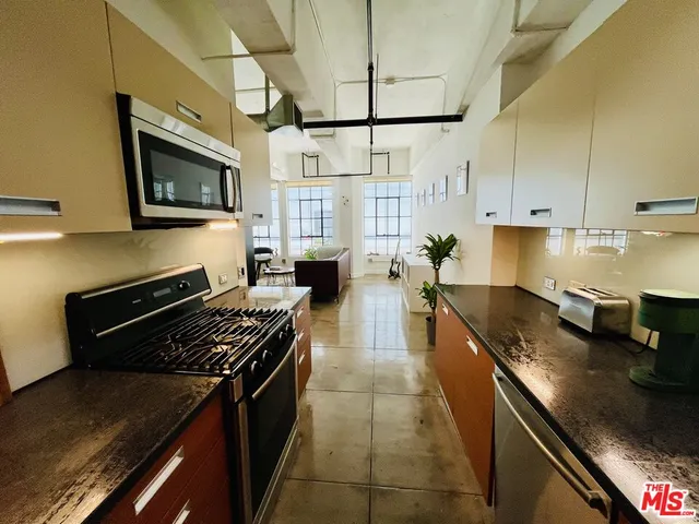 $2,500 | 746 South Los Angeles Street, Unit 302, Los Angeles, CA 90014