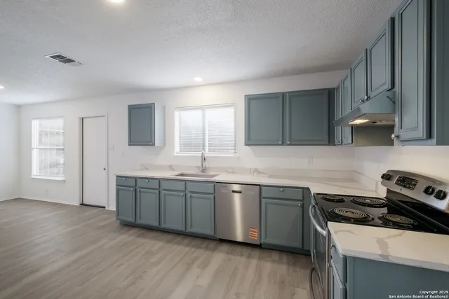 $1,800 | 3506 Moss Meadow, San Antonio, TX 78222