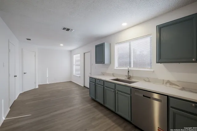 $1,800 | 3506 Moss Meadow, San Antonio, TX 78222