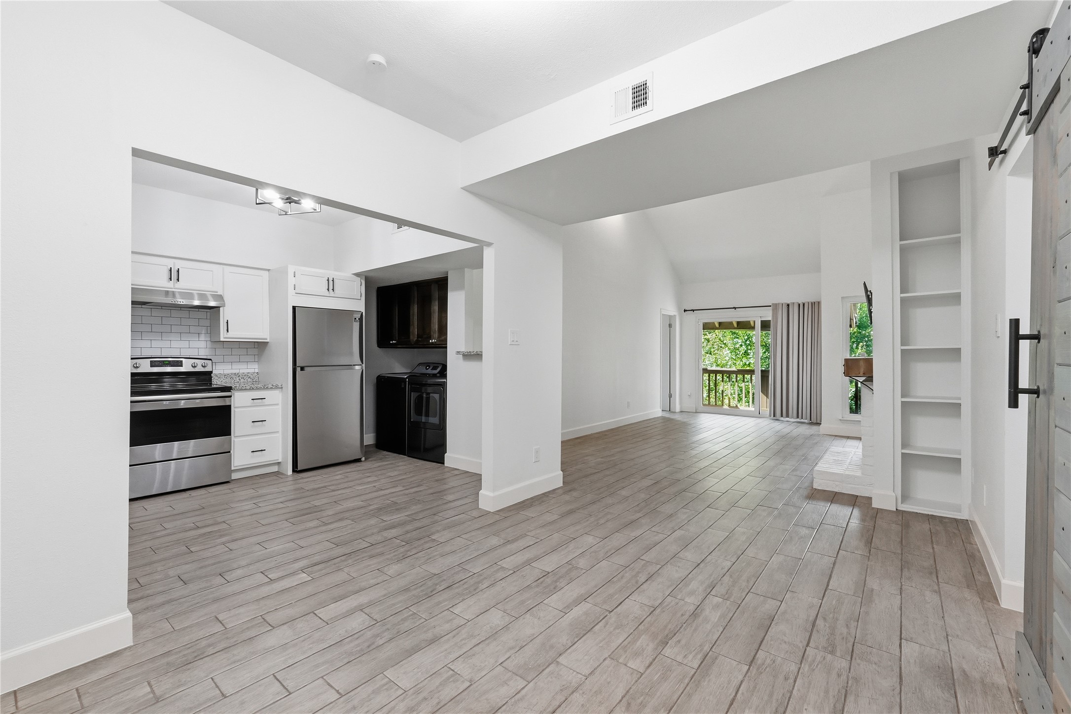 2100 Tanglewilde Street, Unit 378 Houston, TX 77063 - Photo 11 of 28