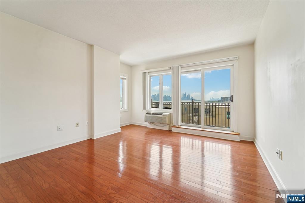 5311 City Place Edgewater, NJ 07020 - Photo 17 of 36