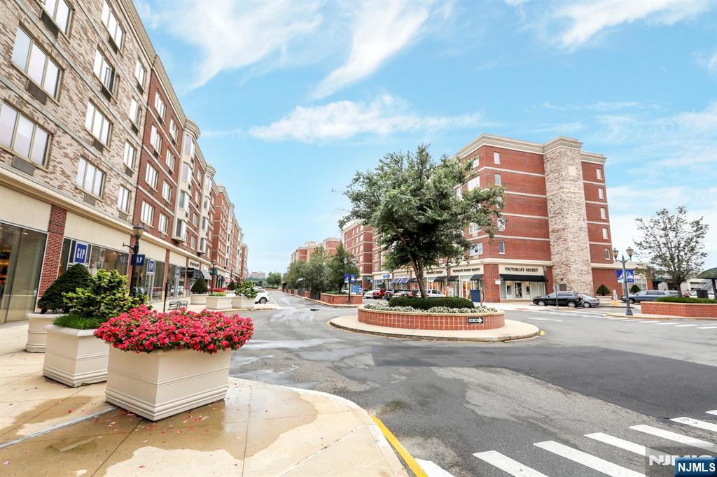 5311 City Place Edgewater, NJ 07020 - Photo 32 of 36