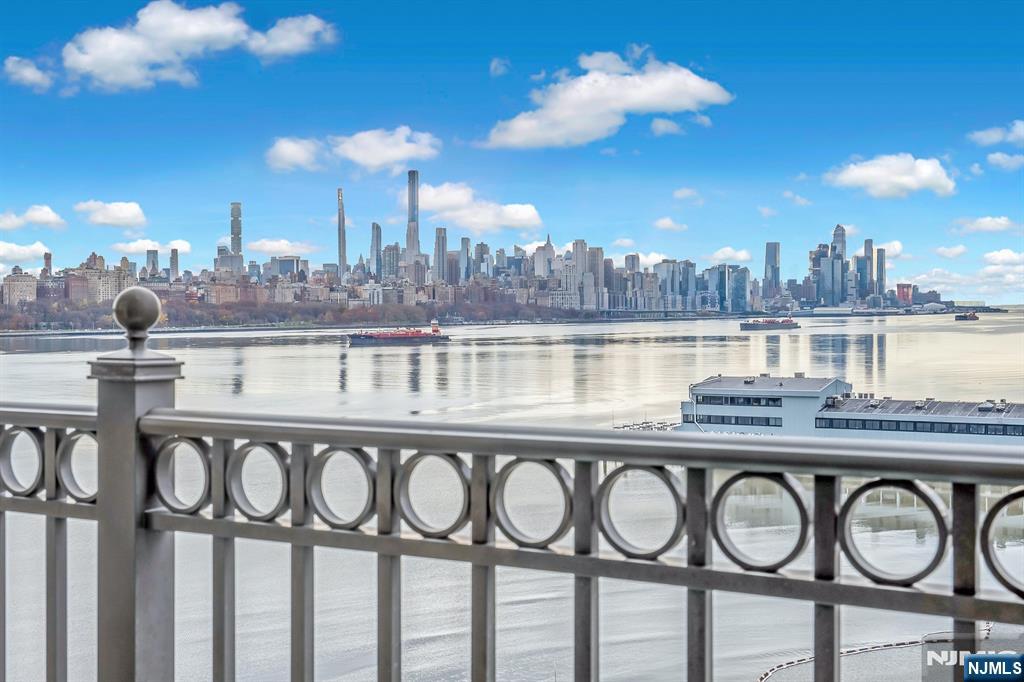 5311 City Place Edgewater, NJ 07020 - Photo 4 of 36