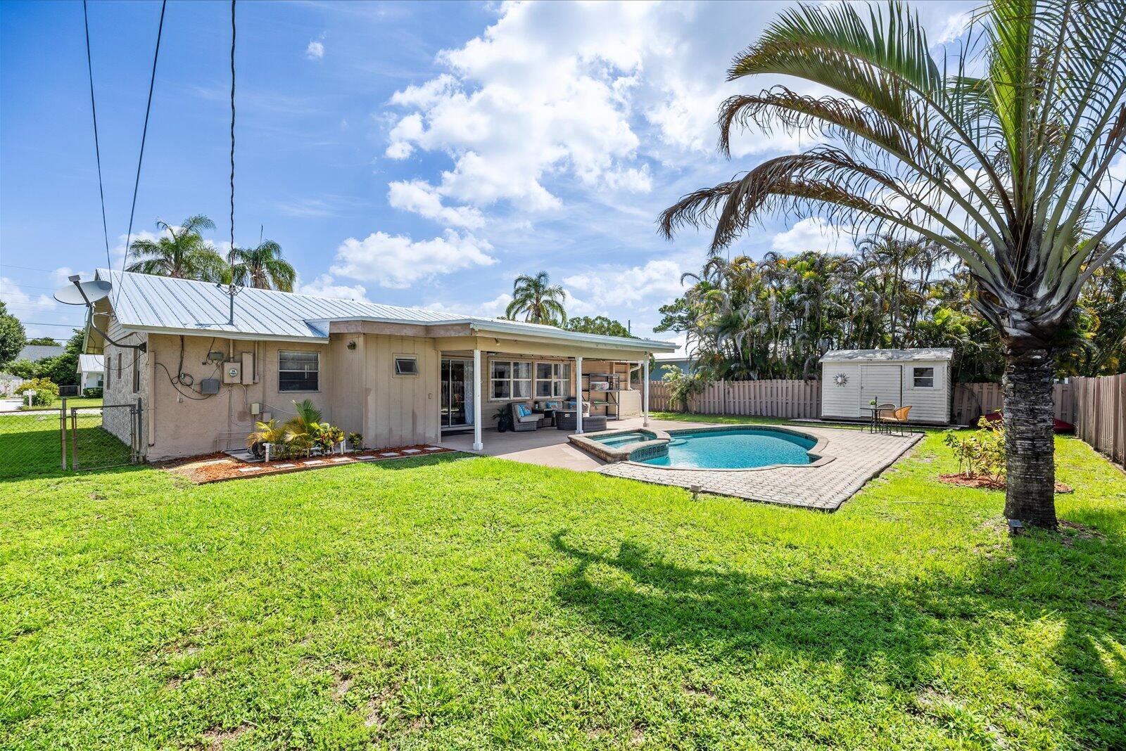 1004 Northwest 16th Place Stuart, FL 34994 - Photo 40 of 42 40_beyc6a3d80d2837ab