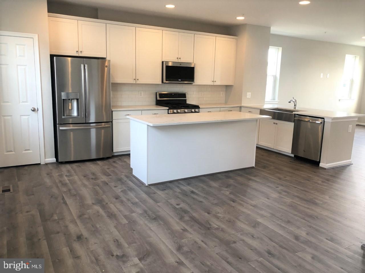 14217 Travilah Road Rockville, MD 20850 - Photo 3 of 16