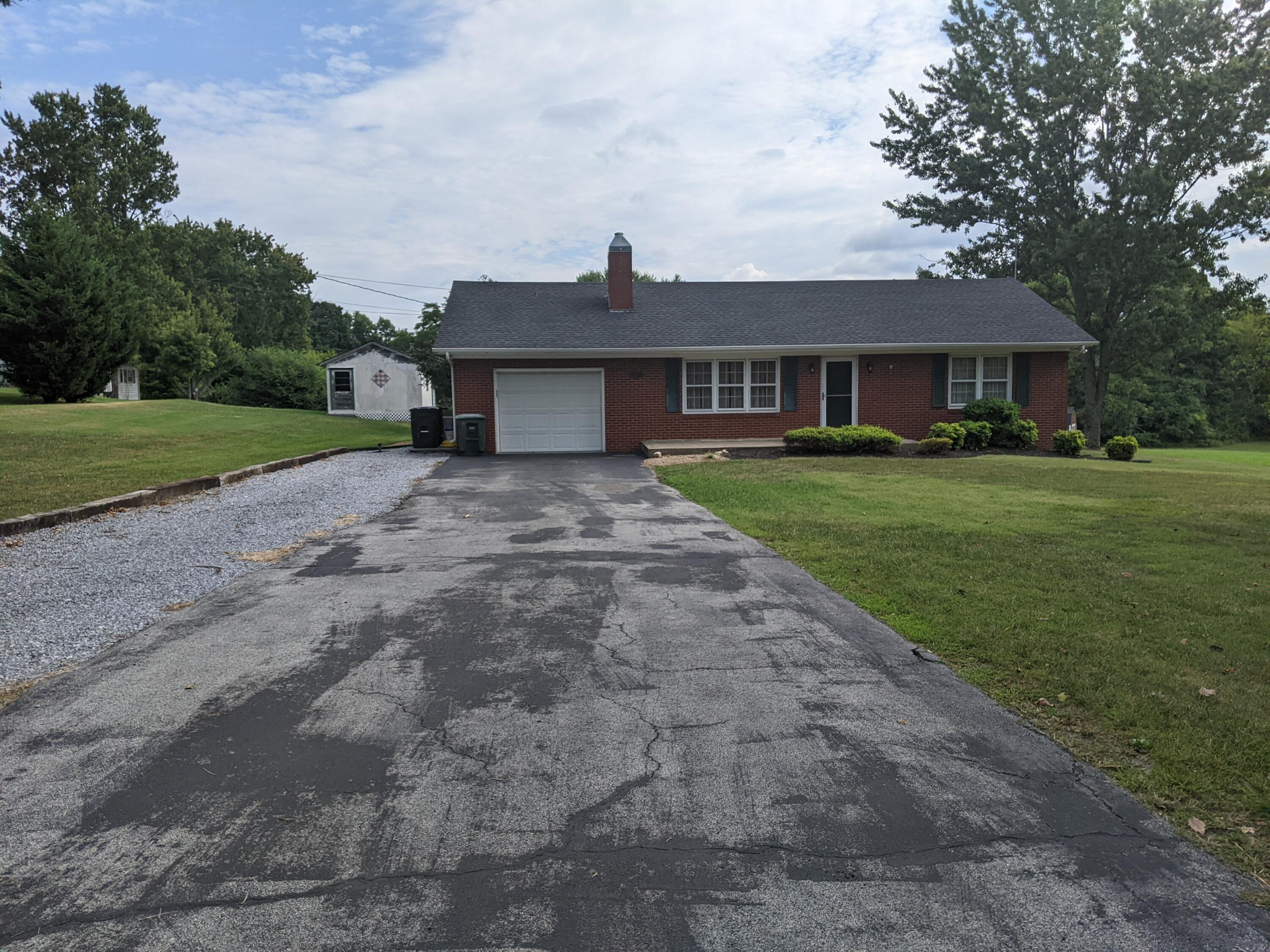 116 Bird Circle Greeneville, TN 37743 - Photo 2 of 93 PXL_20220830_151811251