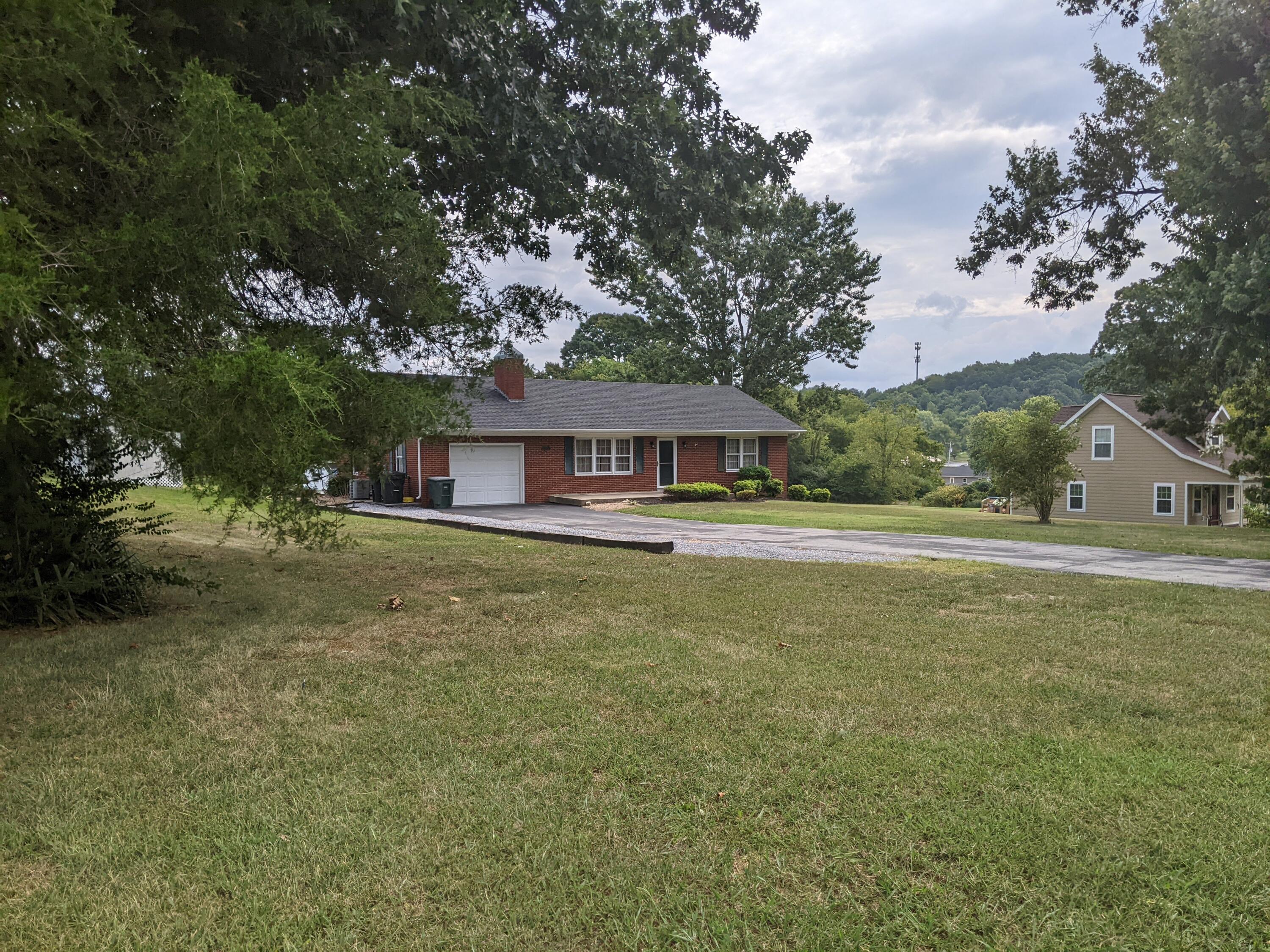 116 Bird Circle Greeneville, TN 37743 - Photo 3 of 93 PXL_20220830_151852666