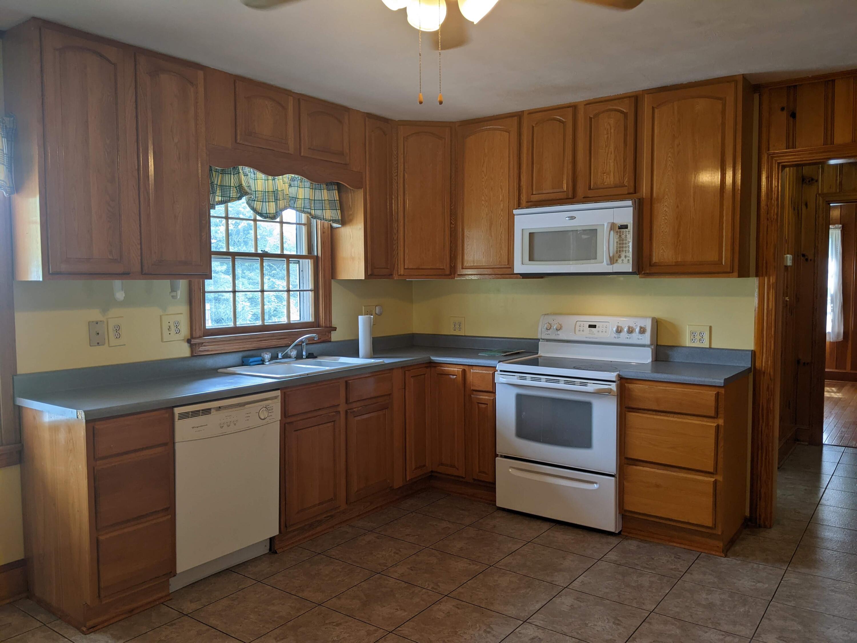 116 Bird Circle Greeneville, TN 37743 - Photo 32 of 93 PXL_20220830_154025995