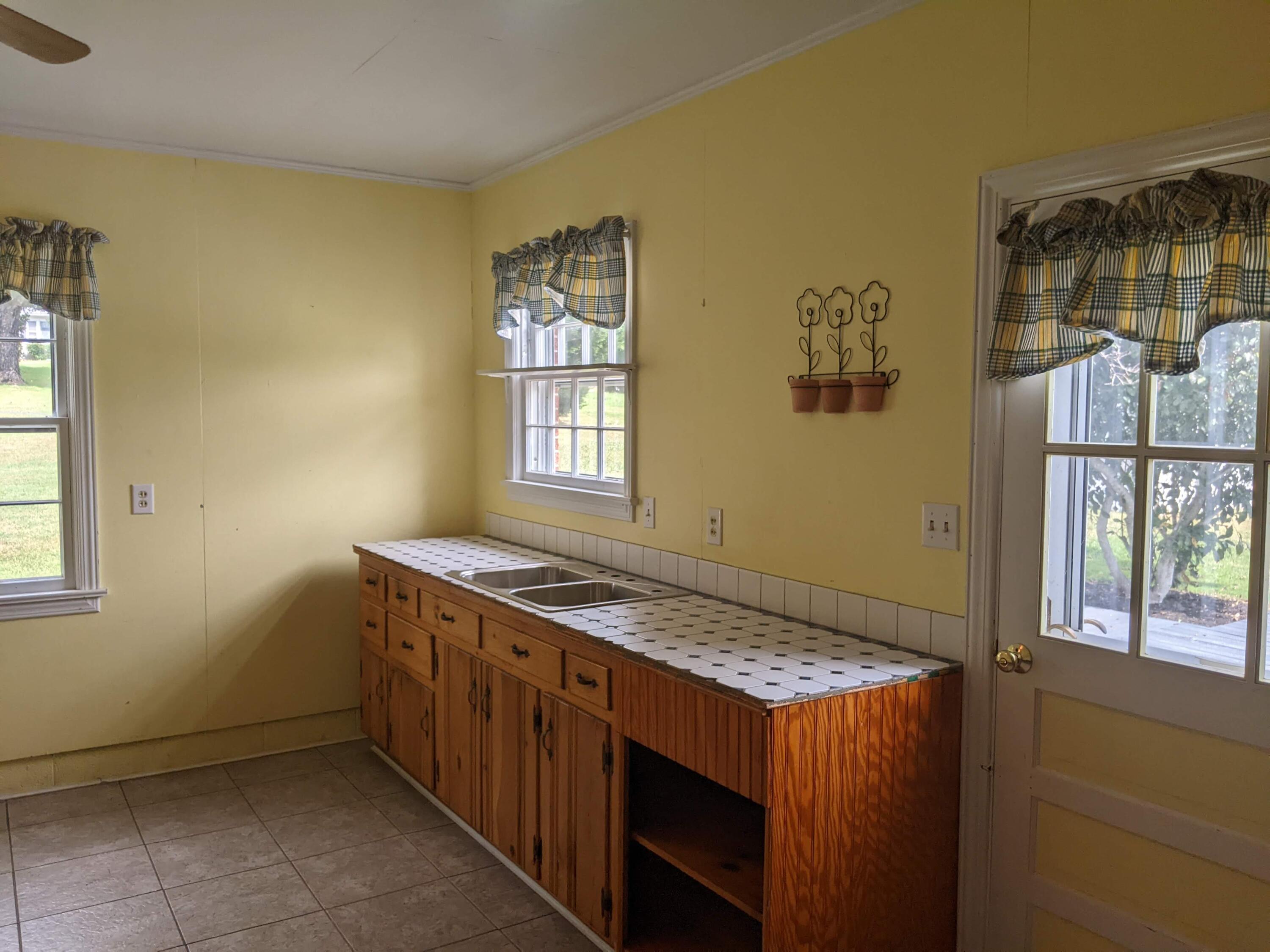 116 Bird Circle Greeneville, TN 37743 - Photo 33 of 93 PXL_20220830_154036660