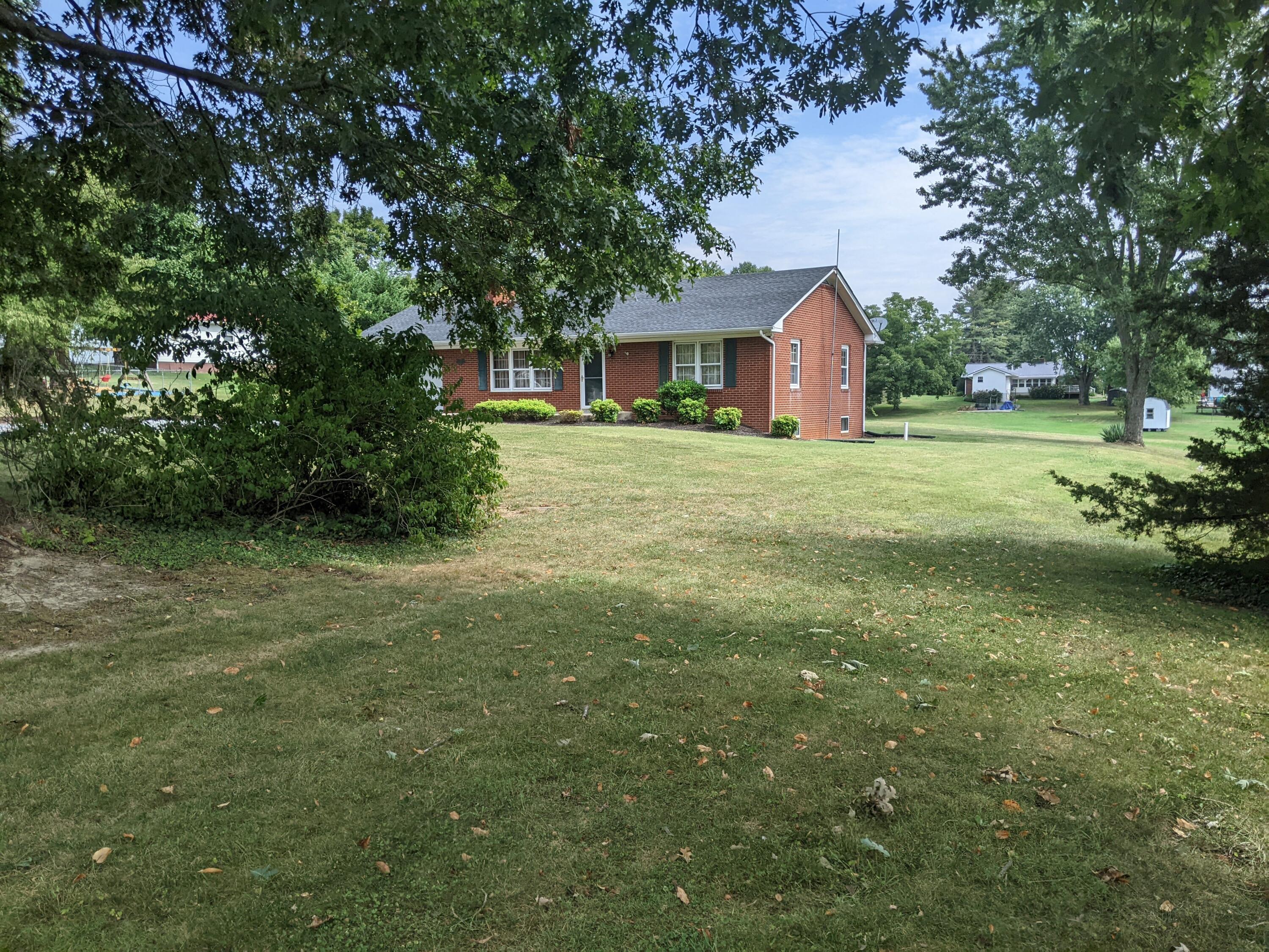 116 Bird Circle Greeneville, TN 37743 - Photo 5 of 93 PXL_20220830_151957809