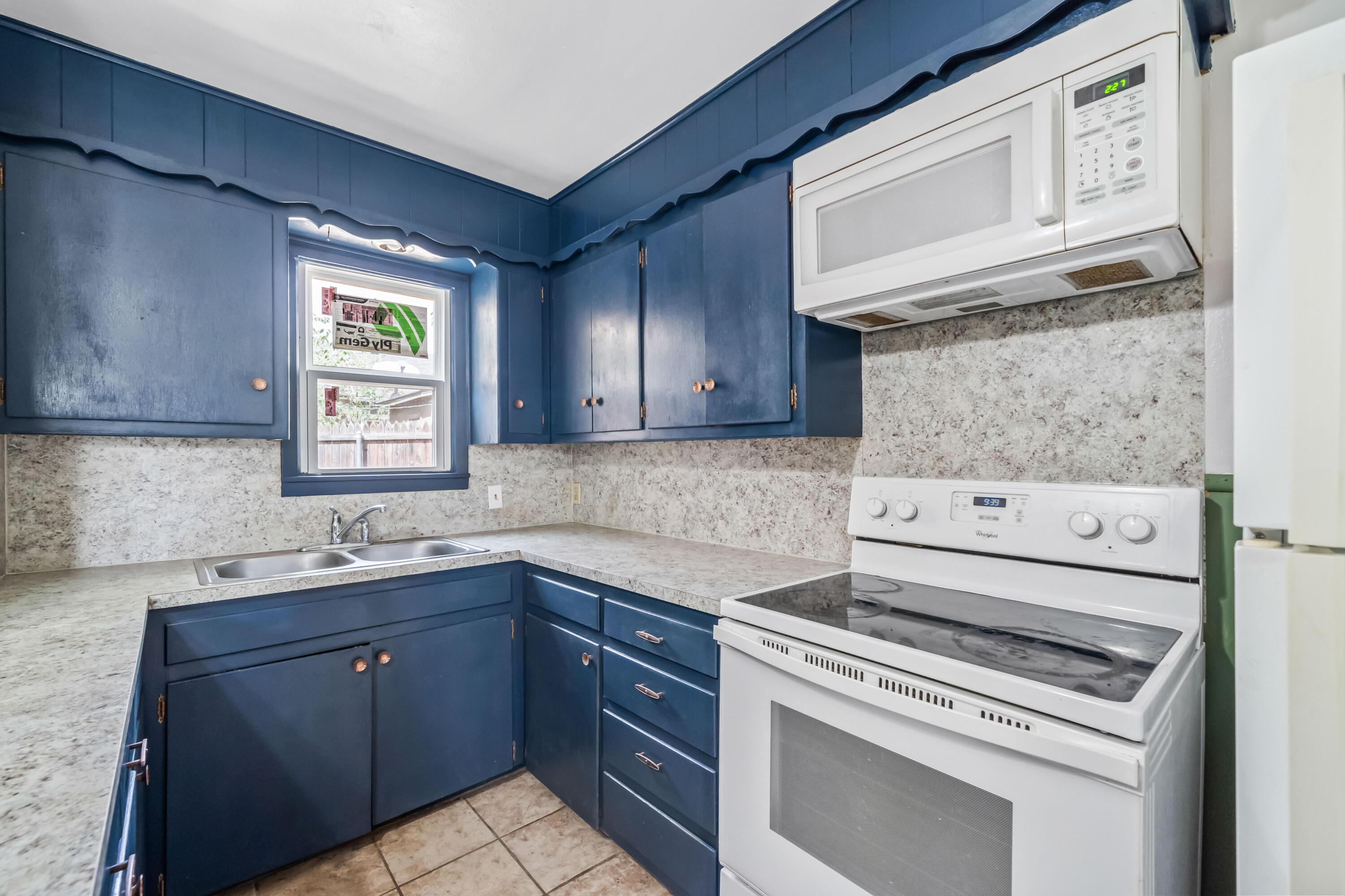 2213 27th Street, Unit REAR Lubbock, TX 79411 - Photo 8 of 17 8