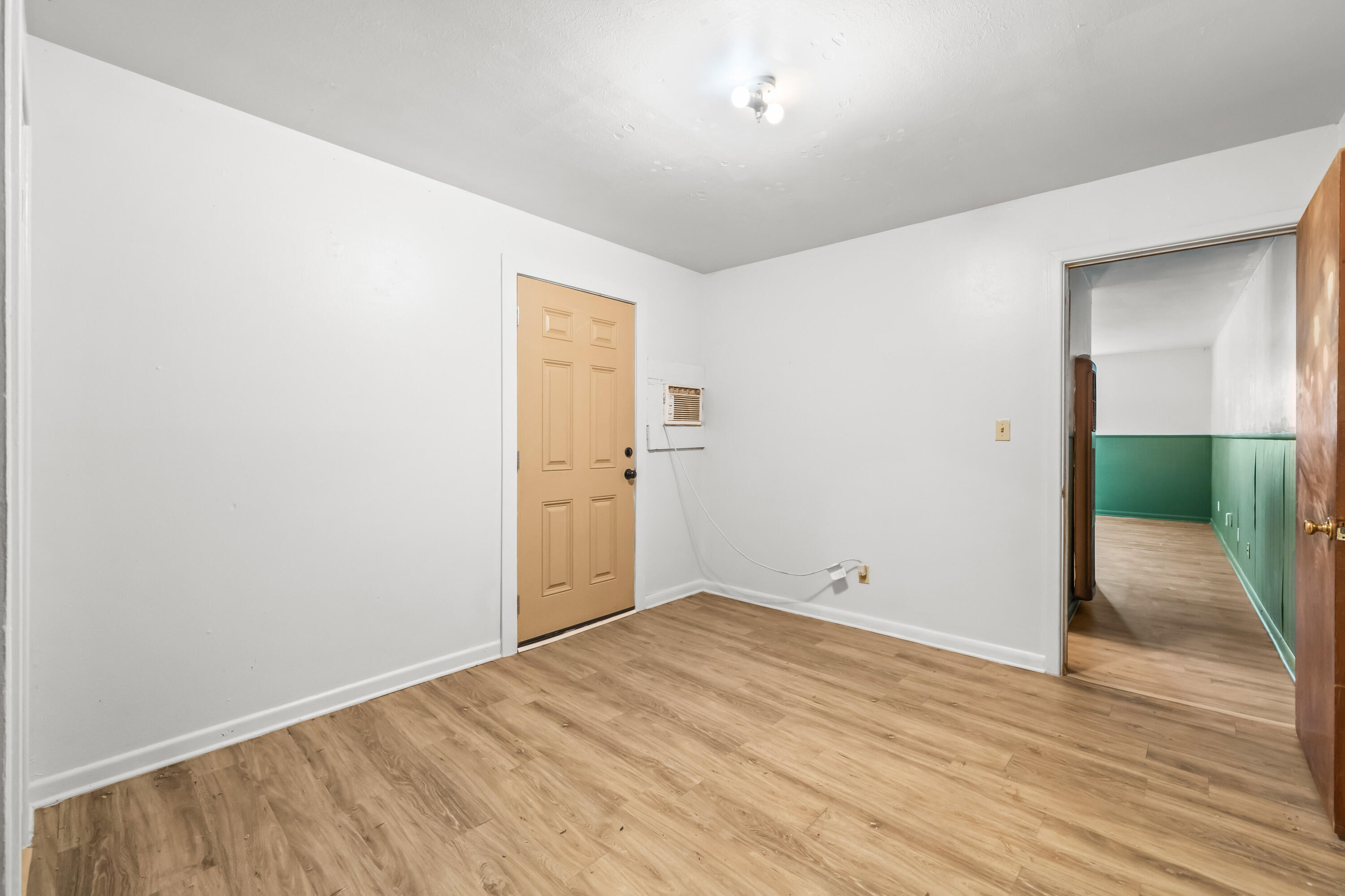 2213 27th Street, Unit REAR Lubbock, TX 79411 - Photo 10 of 17 10