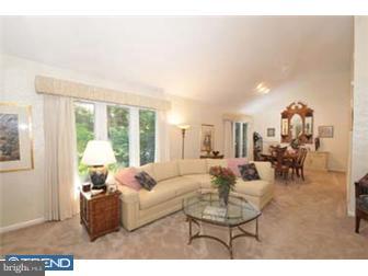 711 Fordham Road Bala Cynwyd, PA 19004 - Photo 2 of 12 Living Room
