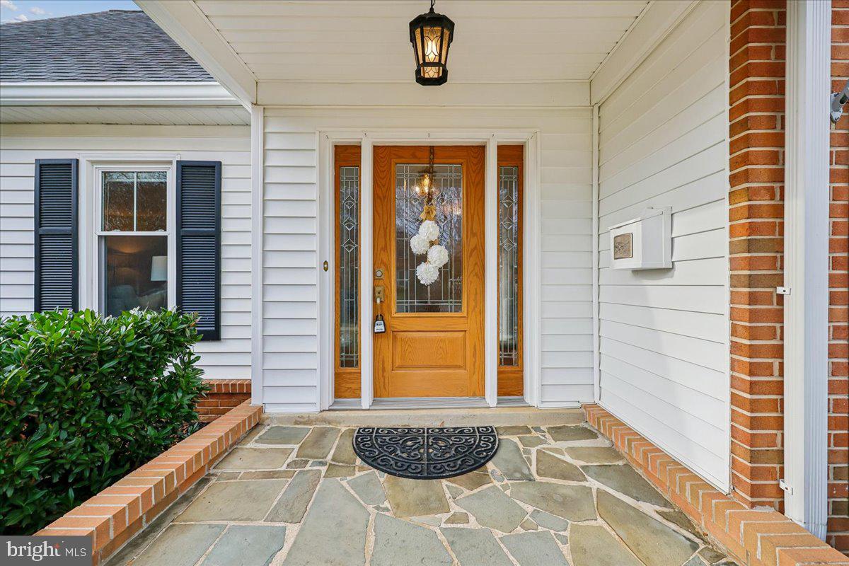 11705 Hitching Post Lane Rockville, MD 20852 - Photo 4 of 50