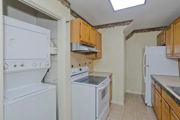 $270,000 | 124 College Street, Unit 20, South Hadley, MA 01075