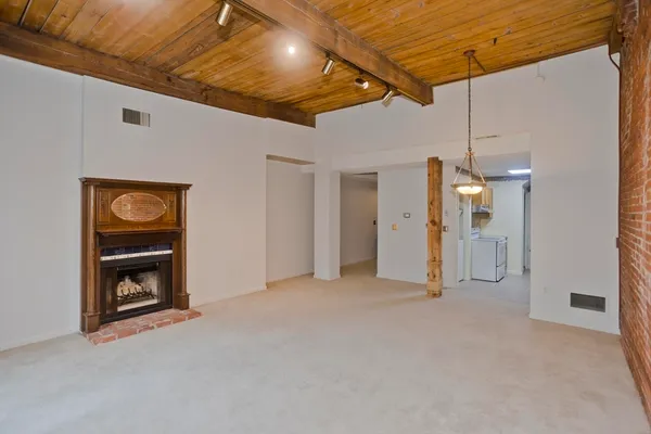 $270,000 | 124 College Street, Unit 20, South Hadley, MA 01075