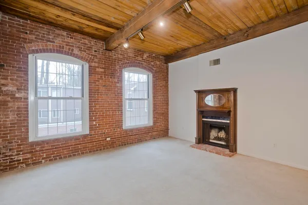 $270,000 | 124 College Street, Unit 20, South Hadley, MA 01075