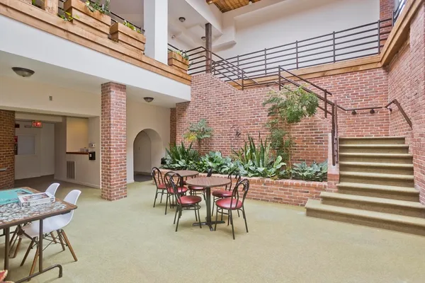 $270,000 | 124 College Street, Unit 20, South Hadley, MA 01075