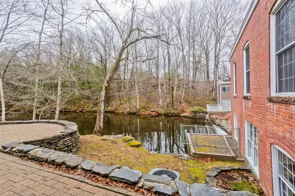 $270,000 | 124 College Street, Unit 20, South Hadley, MA 01075