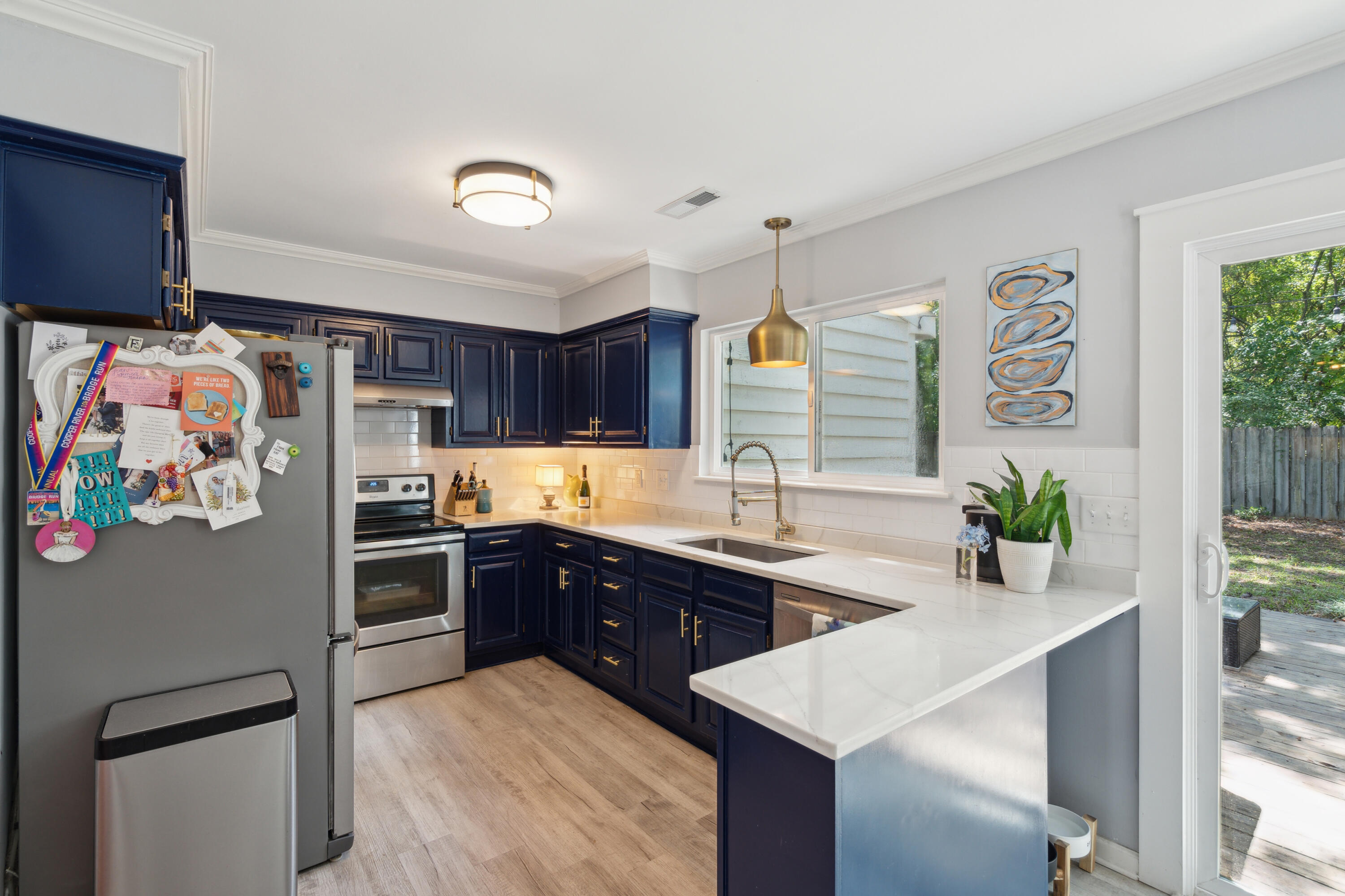 539 Castle Hall Road Mount Pleasant, SC 29464 - Photo 23 of 39 539CastleHallRd-KeenEyeMarketing-018