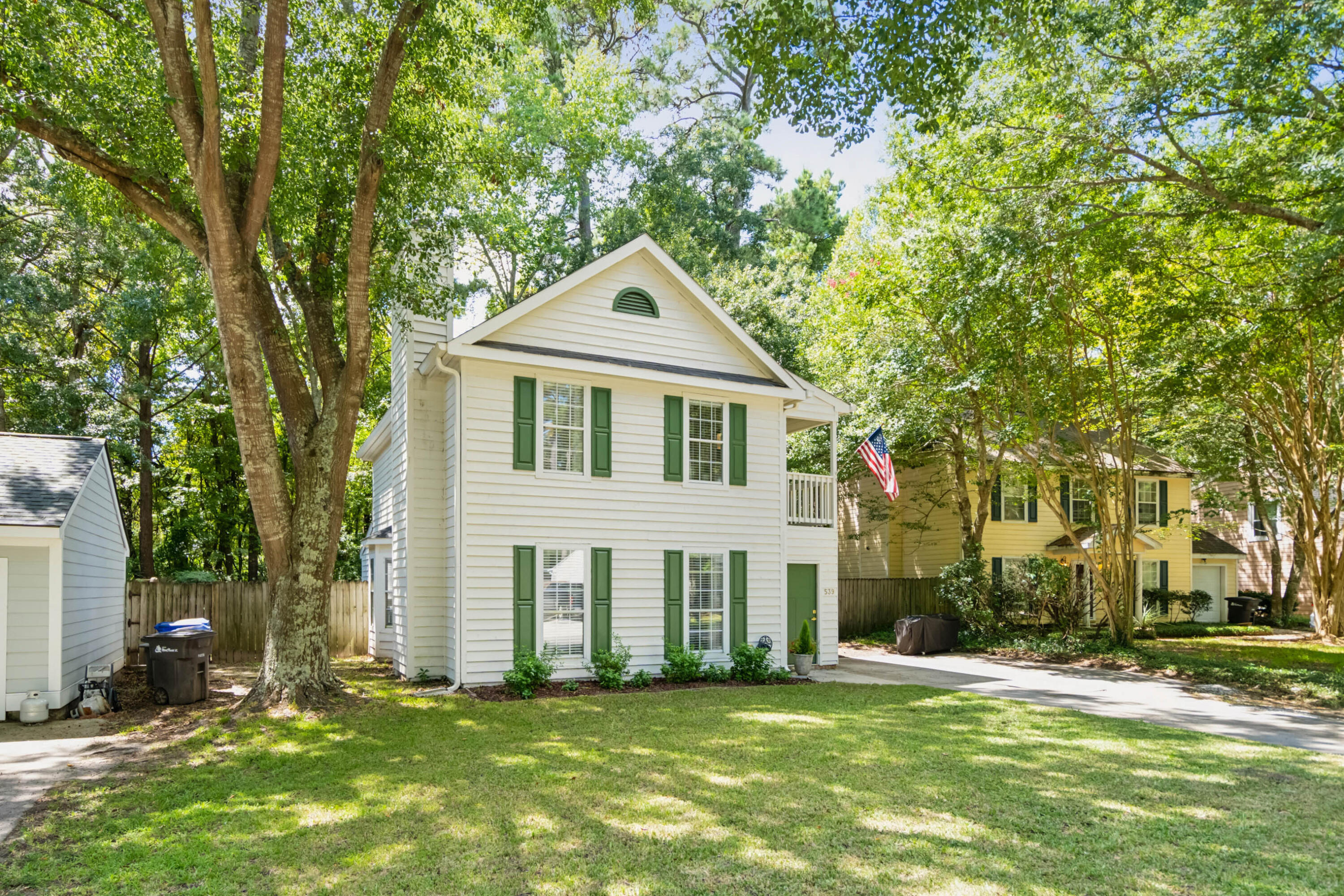 539 Castle Hall Road Mount Pleasant, SC 29464 - Photo 9 of 39 539CastleHallRd-KeenEyeMarketing-002