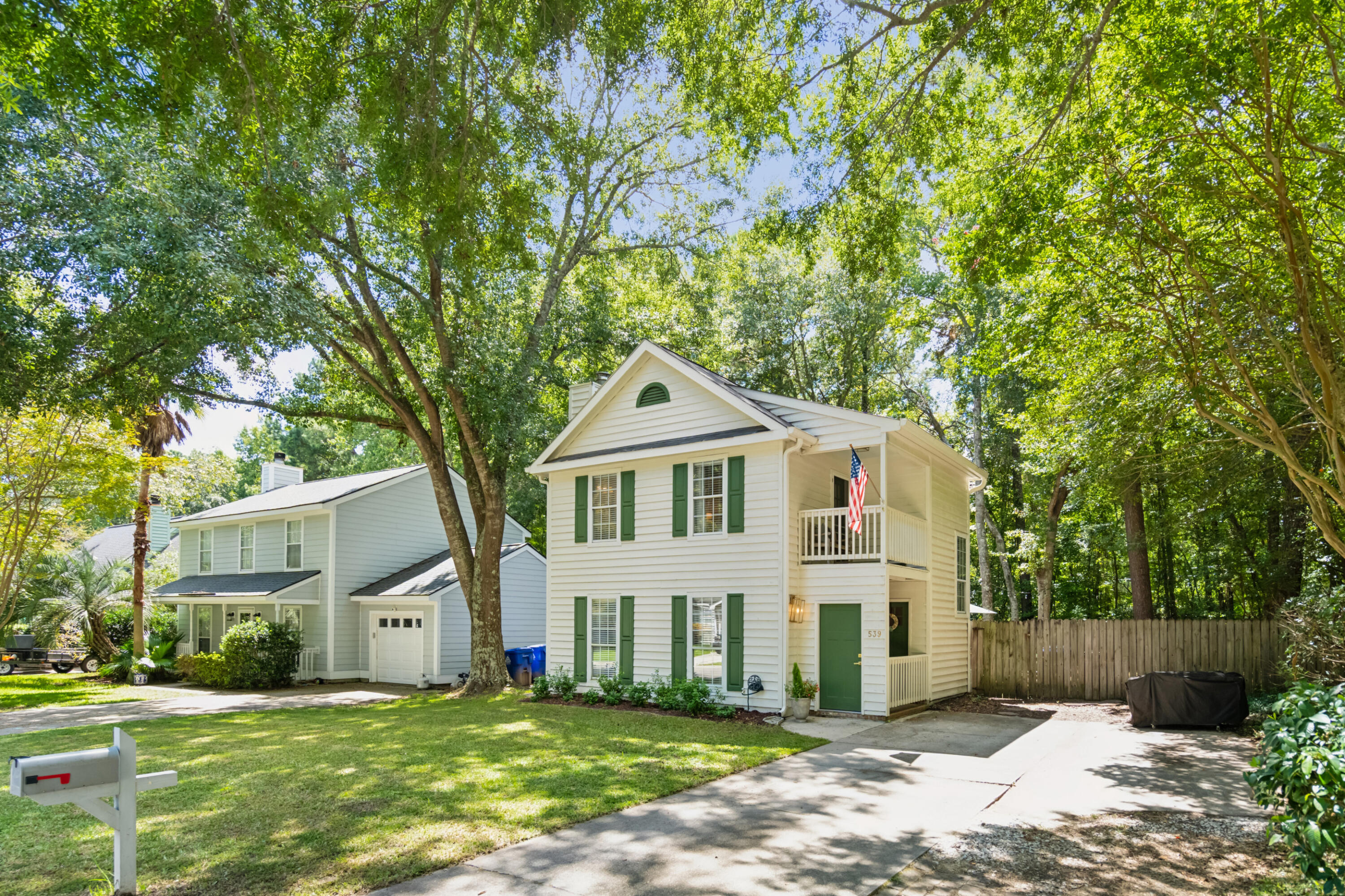 539 Castle Hall Road Mount Pleasant, SC 29464 - Photo 10 of 39 539CastleHallRd-KeenEyeMarketing-003