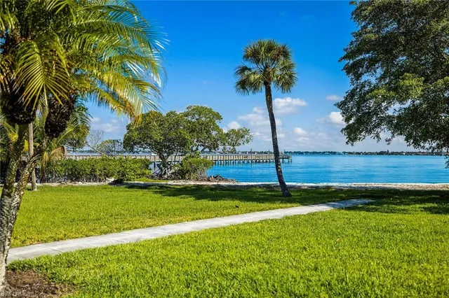 $4,500 | 14817 Laguna Drive, Unit 203, Fort Myers, FL 33908