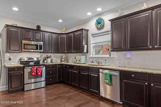 $420,000 | 725 Legacy Lakes Way, Aberdeen, NC 28315