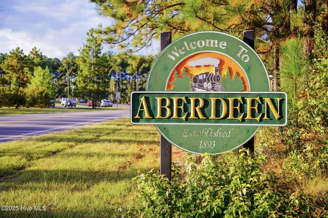 $420,000 | 725 Legacy Lakes Way, Aberdeen, NC 28315