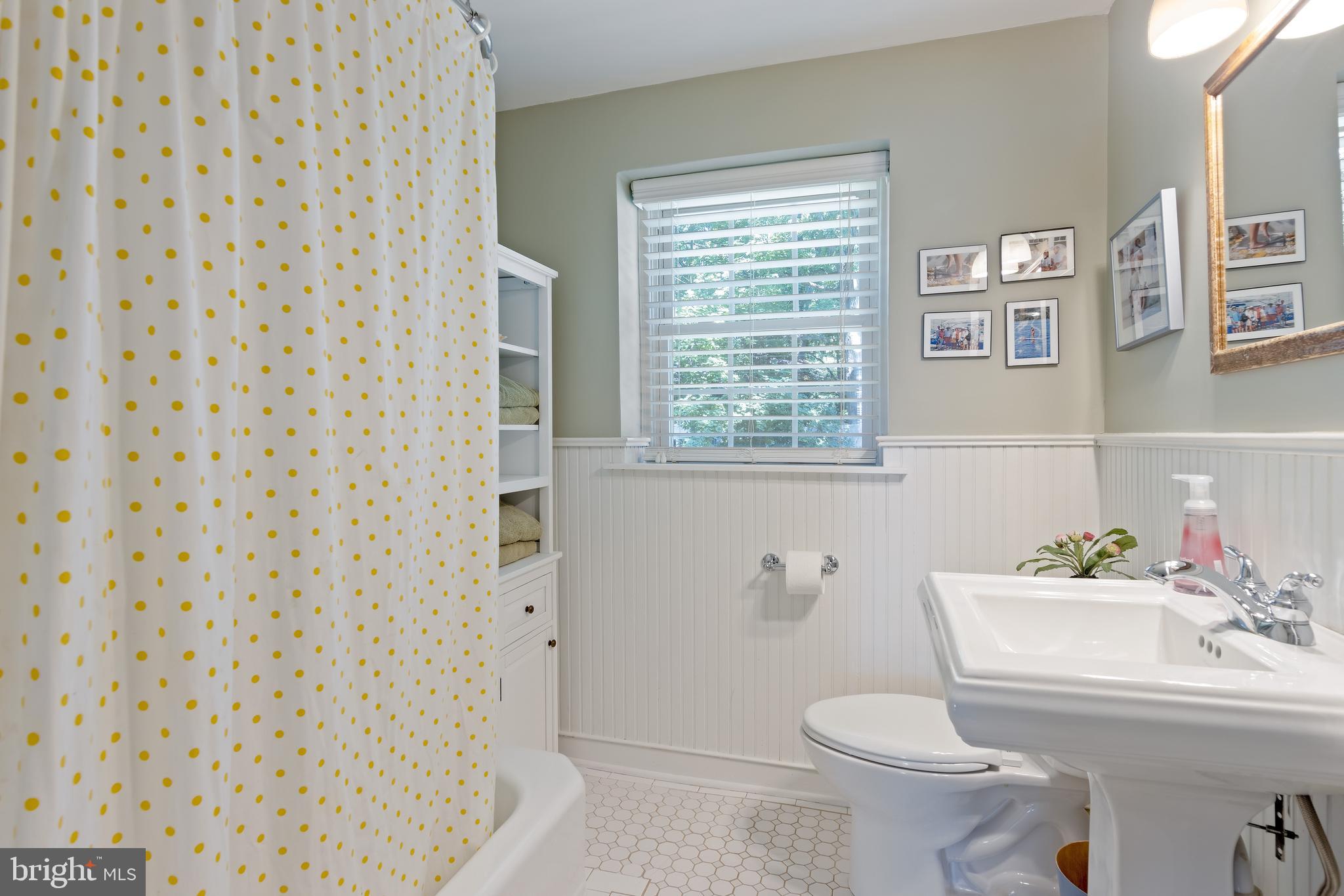 36 Crestline Road Wayne, PA 19087 - Photo 28 of 31 Hall Bath