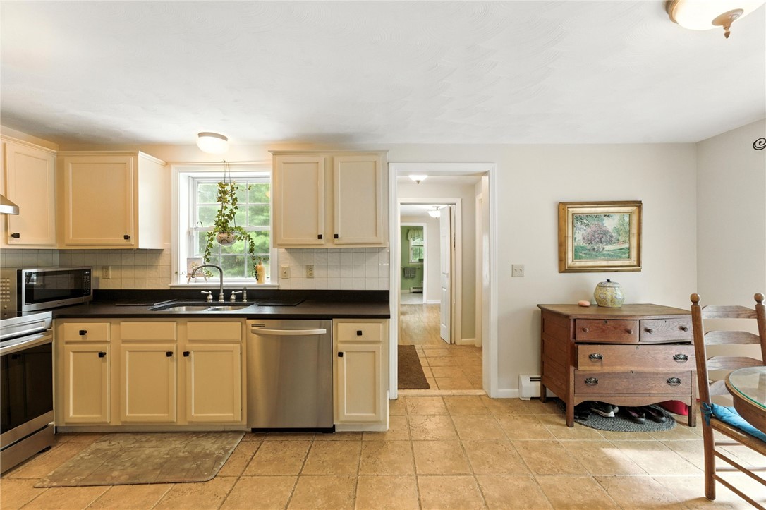 154 Black Pond Road Charlestown, RI 02813 - Photo 17 of 48 Gallery Image 17