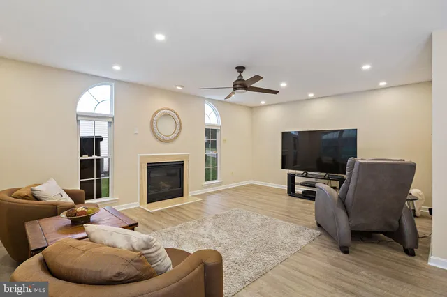 $795,000 | 7152 Harlan Lane, Sykesville, MD 21784