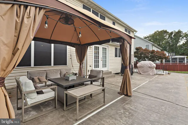 $795,000 | 7152 Harlan Lane, Sykesville, MD 21784