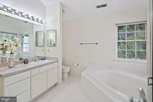 $795,000 | 7152 Harlan Lane, Sykesville, MD 21784