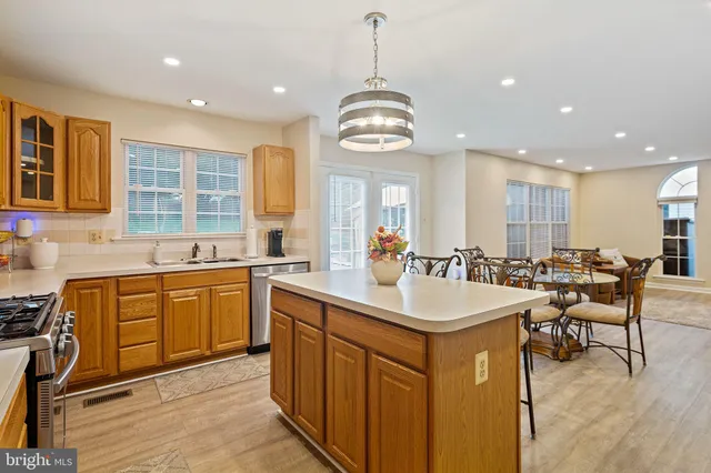 $795,000 | 7152 Harlan Lane, Sykesville, MD 21784