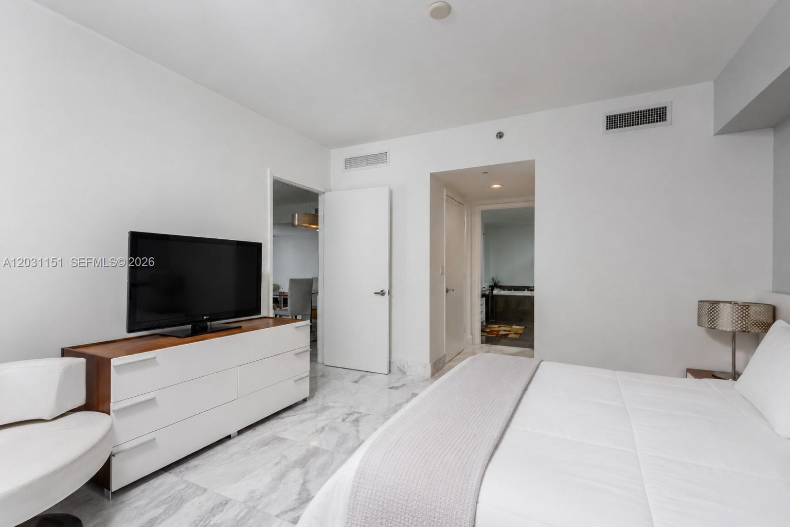 495 Brickell Avenue, Unit 705 Miami, FL 33131 - Photo 8 of 15