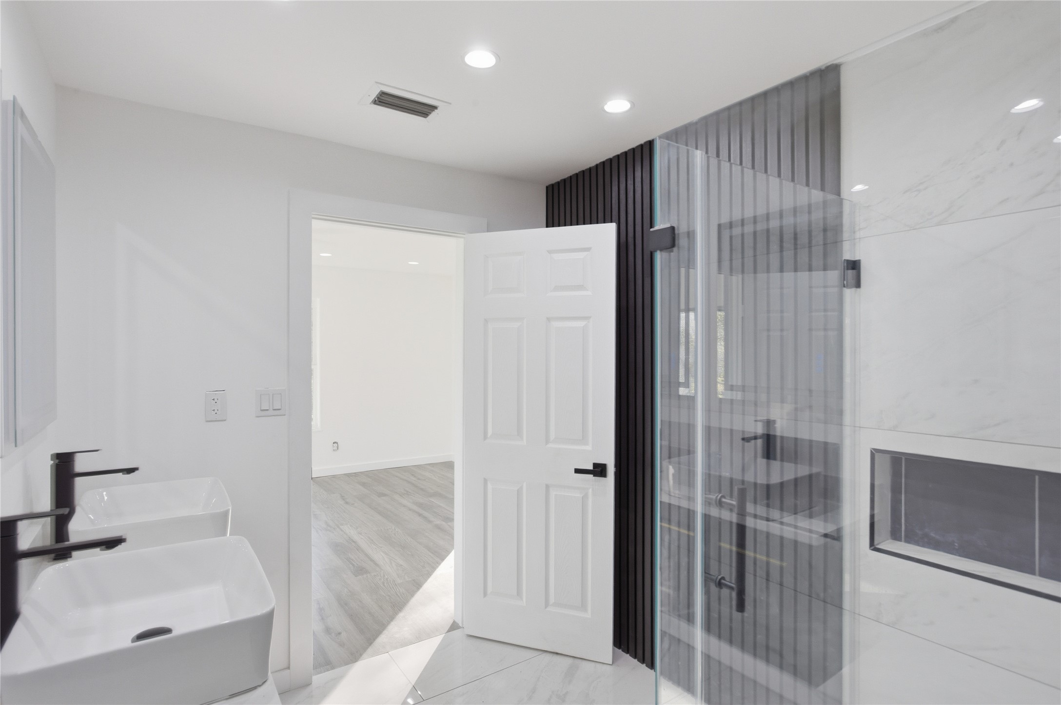 4516 Werner Street Houston, TX 77022 - Photo 18 of 28