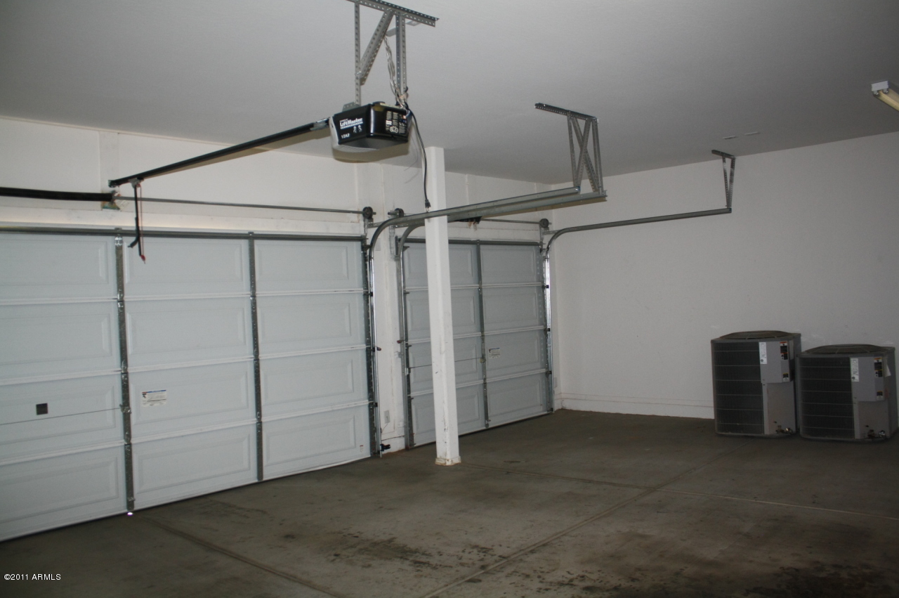 5114 West Apollo Road Laveen, AZ 85339 - Photo 9 of 17 a view of a room with an empty space