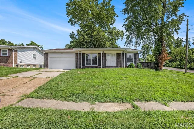 $163,000 | 4497 Rhine Drive, Florissant, MO 63033