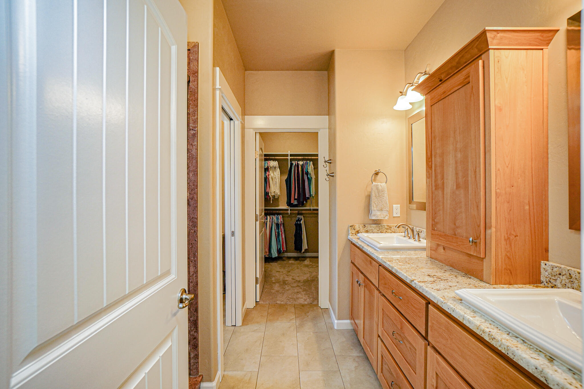 595 South Loop Road Jacksonville, OR 97530 - Photo 25 of 36 DSC00282