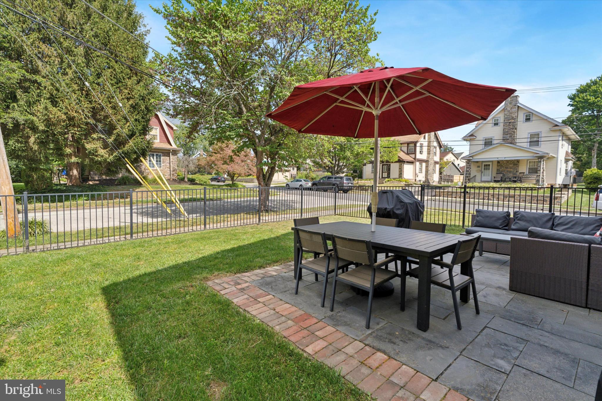 101 Rockland Road Havertown, PA 19083 - Photo 33 of 35 a view of a sitting area with furniture and backyard