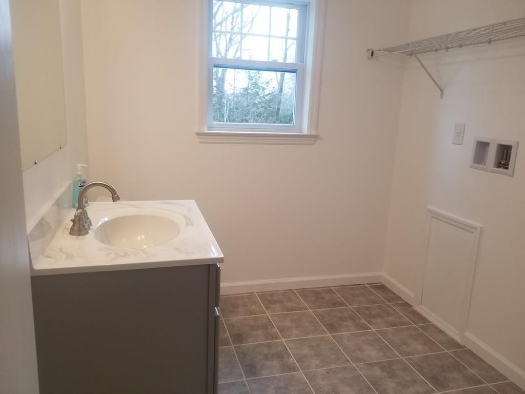4 Lowry Lane Rutland, MA 01543 - Photo 19 of 41