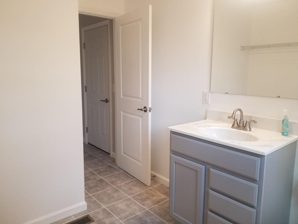 4 Lowry Lane Rutland, MA 01543 - Photo 20 of 41