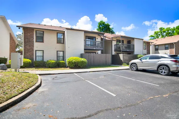 $174,900 | 2201 Scenic Highway, Unit L4, Pensacola, FL 32503