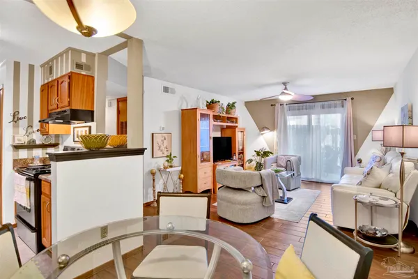 $174,900 | 2201 Scenic Highway, Unit L4, Pensacola, FL 32503