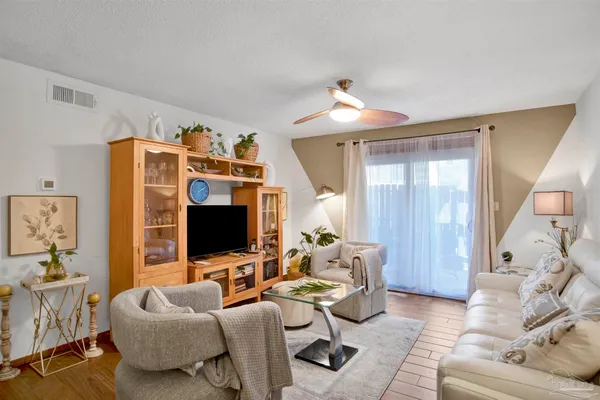 $174,900 | 2201 Scenic Highway, Unit L4, Pensacola, FL 32503