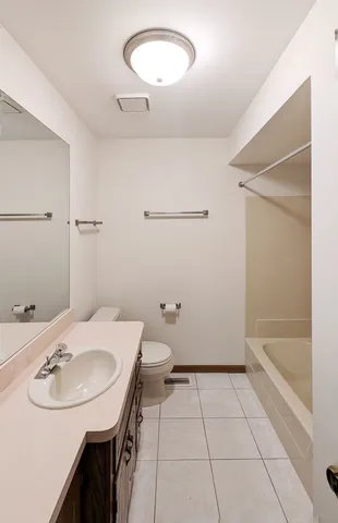 $1,750 | 600 Crescenzo Court, Unit B, New Lenox, IL 60451