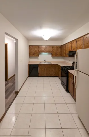 $1,750 | 600 Crescenzo Court, Unit B, New Lenox, IL 60451