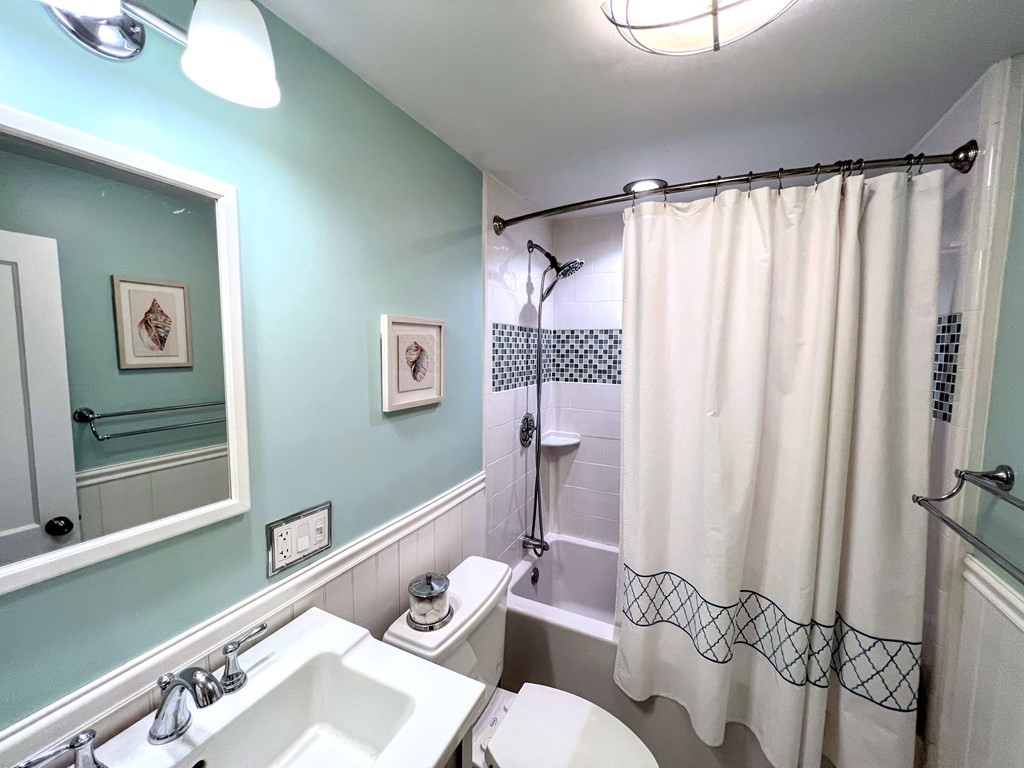 27 Skyline Road Boston, MA 02136 - Photo 12 of 23 Gallery Image 12