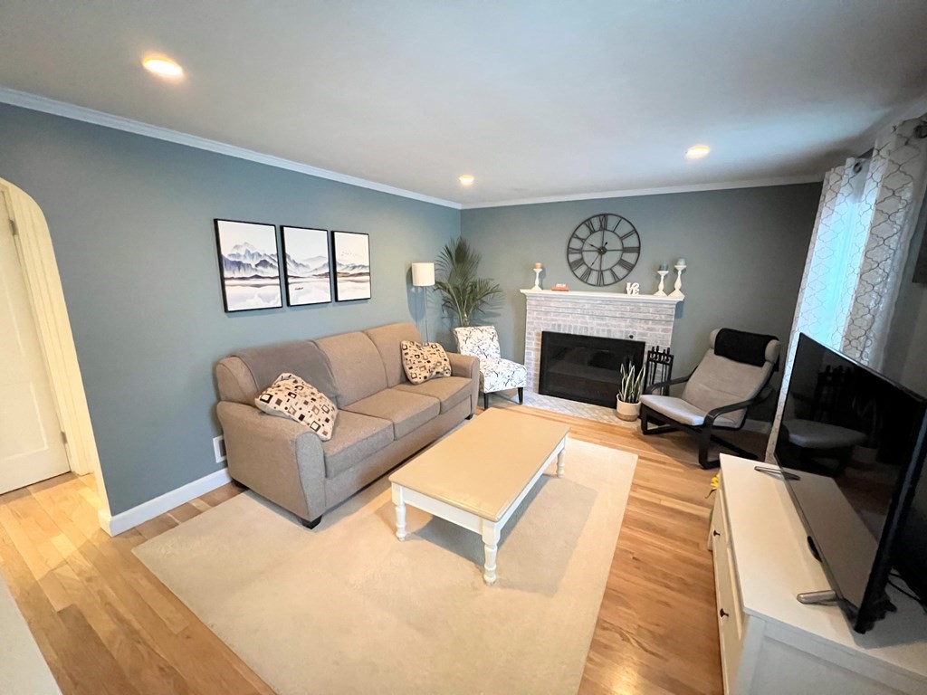 27 Skyline Road Boston, MA 02136 - Photo 9 of 23 Gallery Image 9